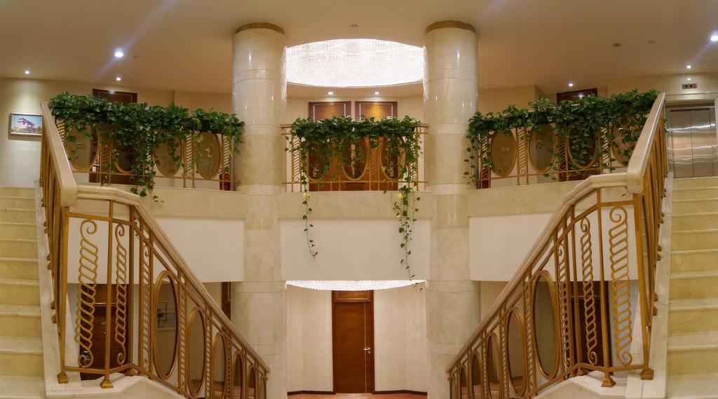 Soluxe Hotel אלמטי מראה חיצוני תמונה
