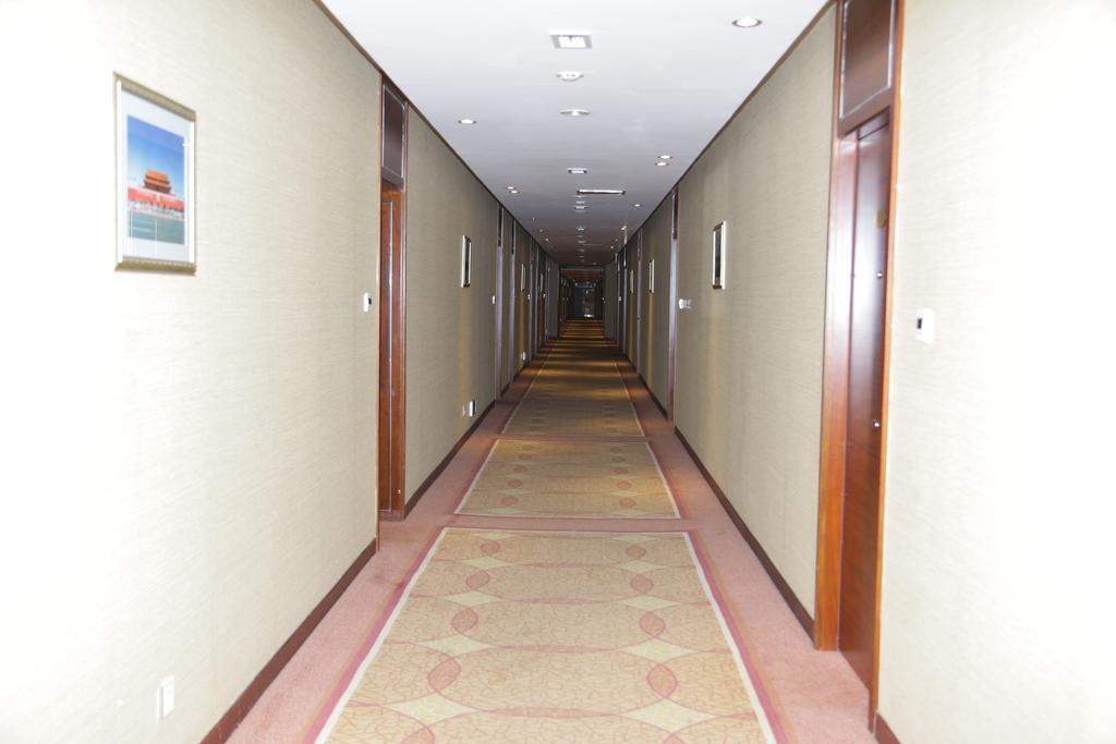 Soluxe Hotel אלמטי מראה חיצוני תמונה