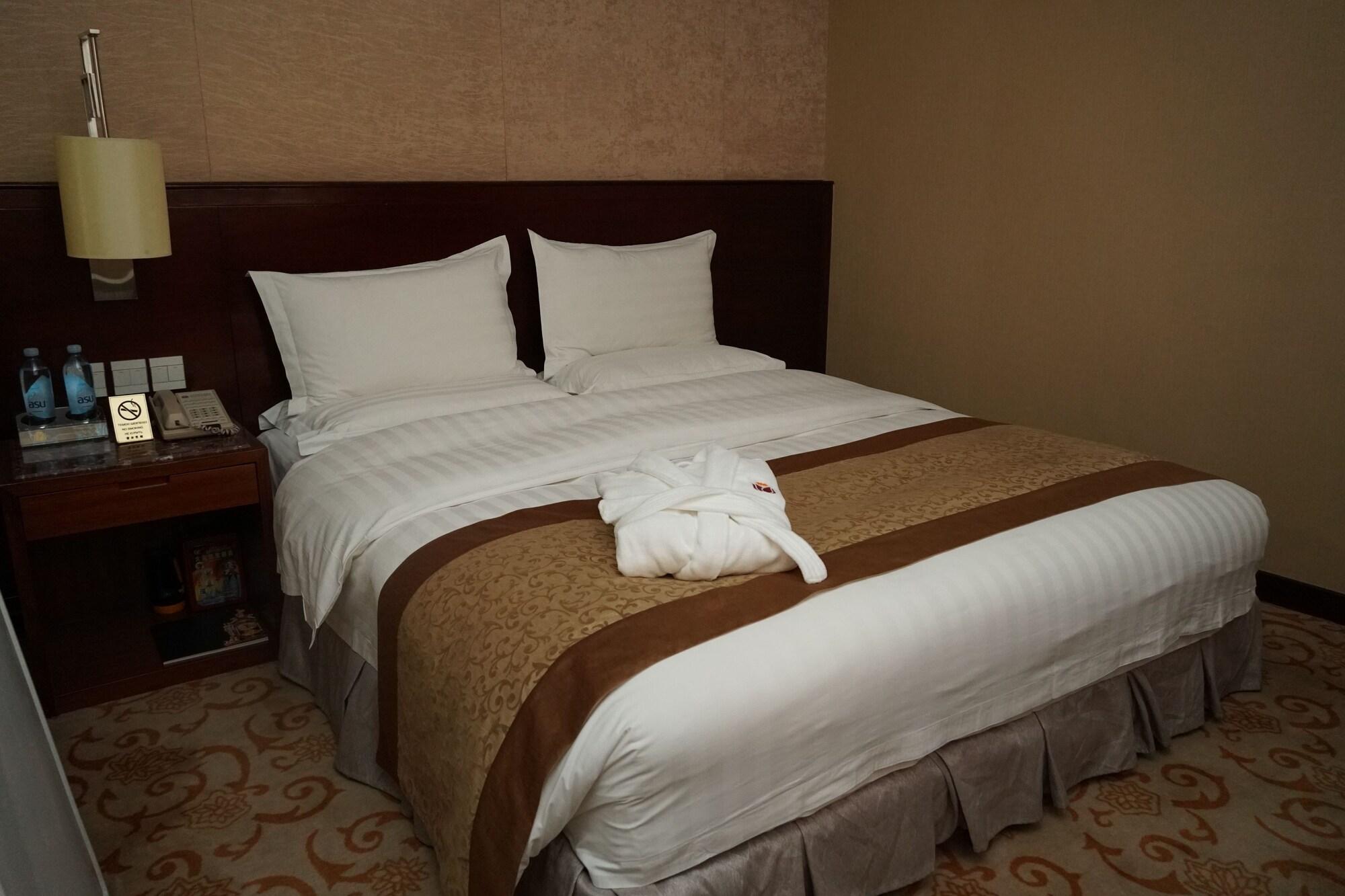 Soluxe Hotel אלמטי מראה חיצוני תמונה