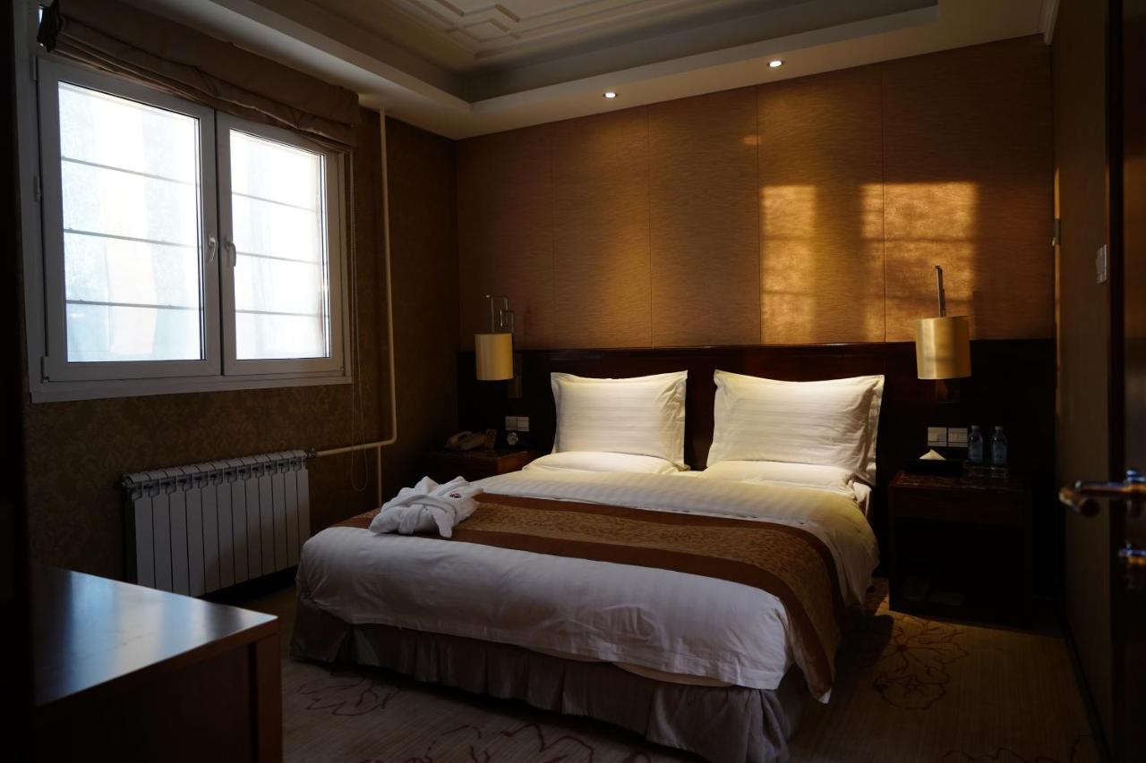 Soluxe Hotel אלמטי מראה חיצוני תמונה