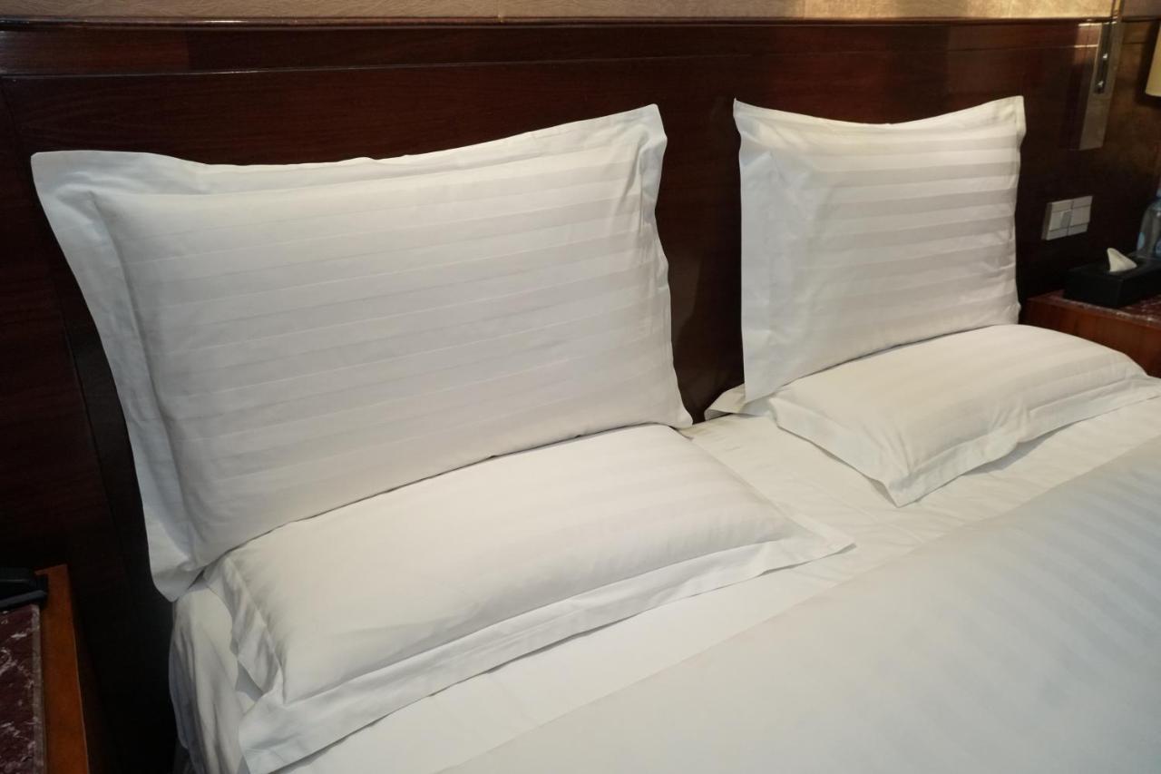Soluxe Hotel אלמטי מראה חיצוני תמונה