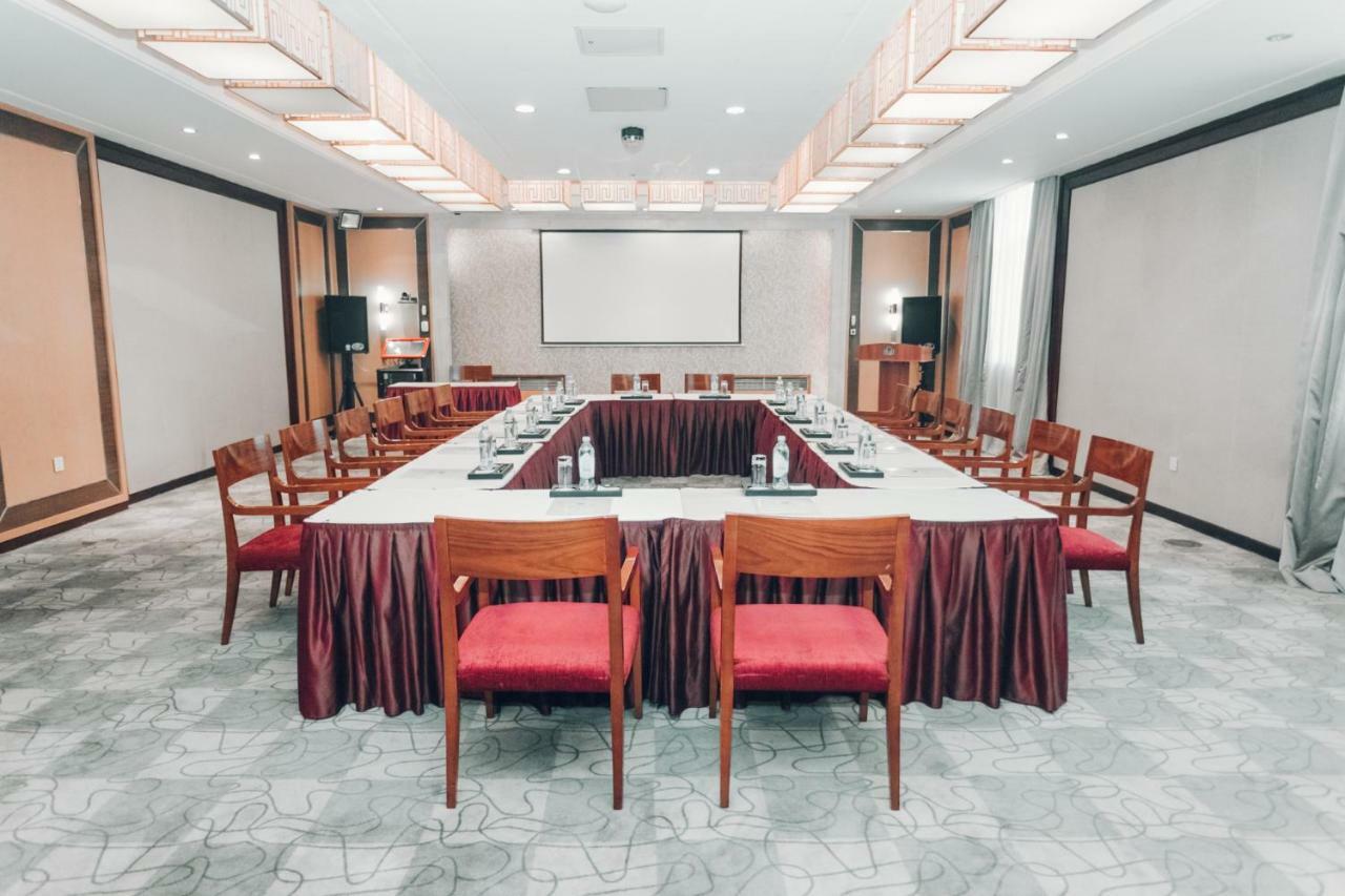 Soluxe Hotel אלמטי מראה חיצוני תמונה
