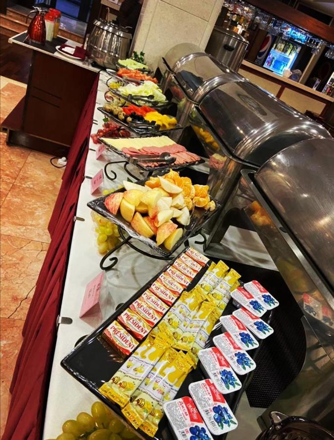 Soluxe Hotel אלמטי מראה חיצוני תמונה